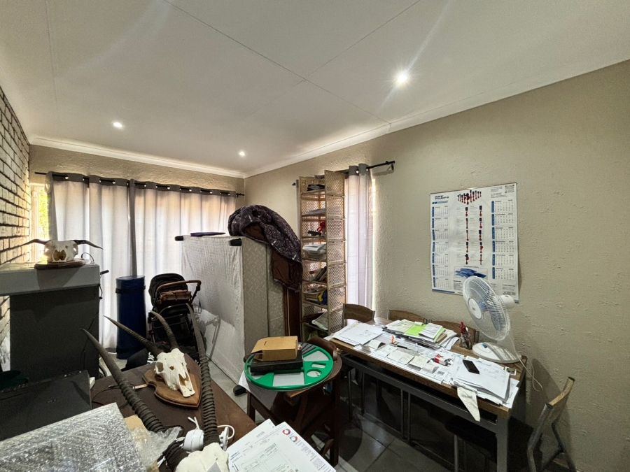3 Bedroom Property for Sale in Flimieda North West